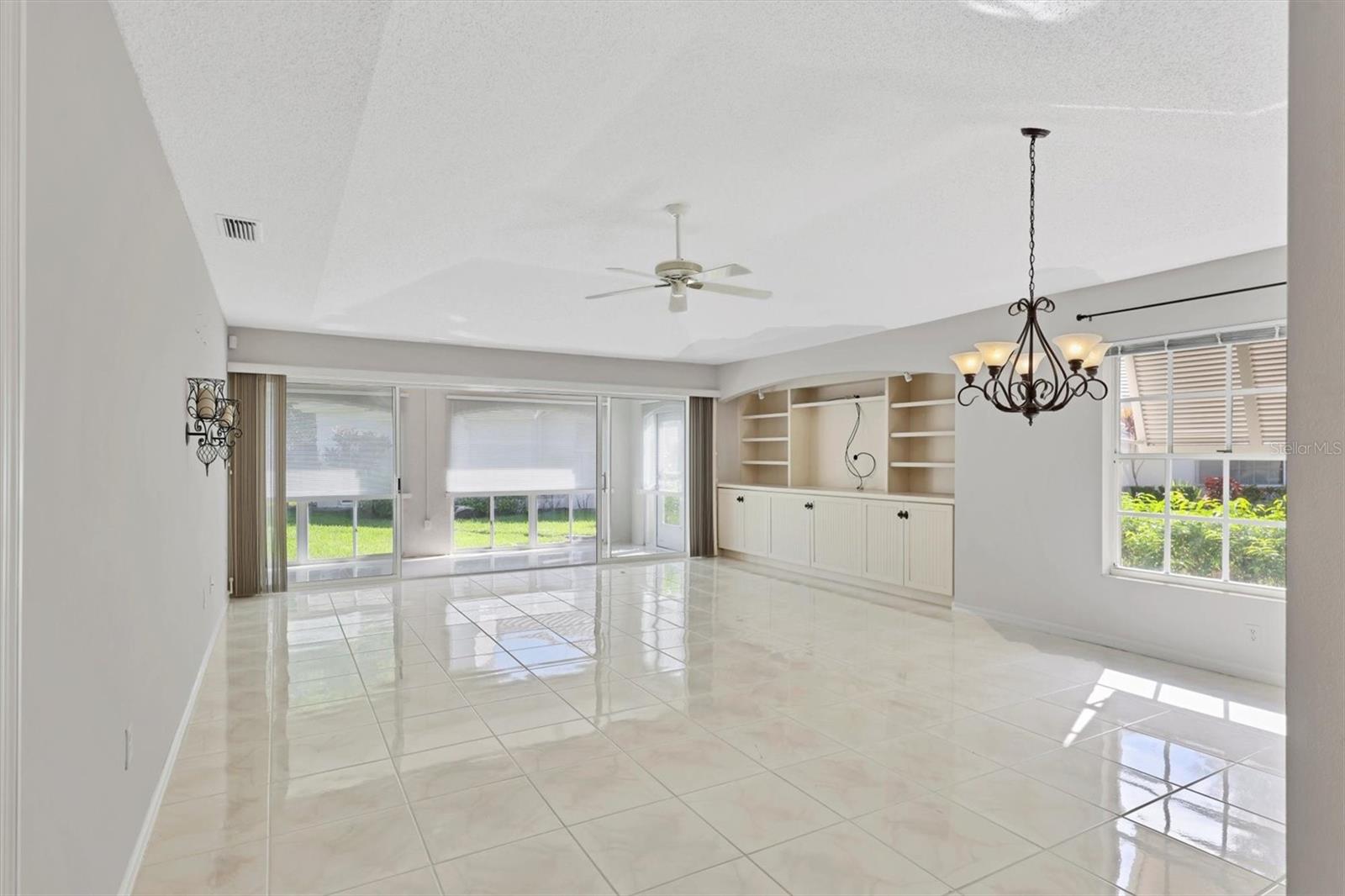 Image 6 of 62 For 4046 Highland Oaks Drive 47