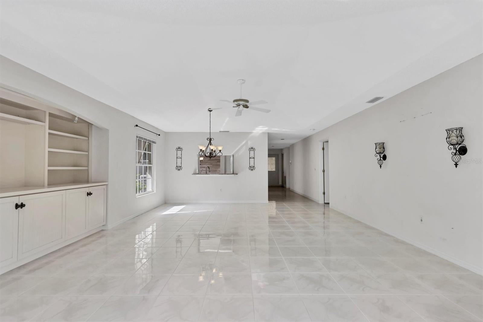 Image 8 of 62 For 4046 Highland Oaks Drive 47