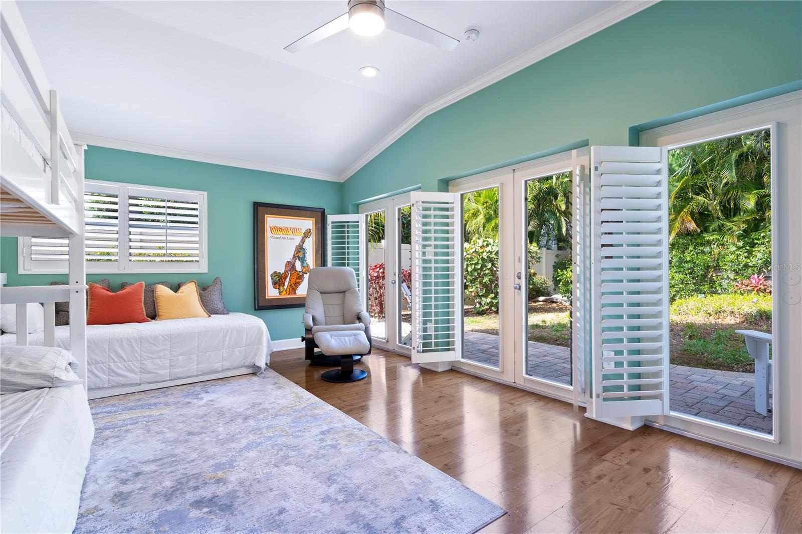 Image 26 of 35 For 606 Owl Way 