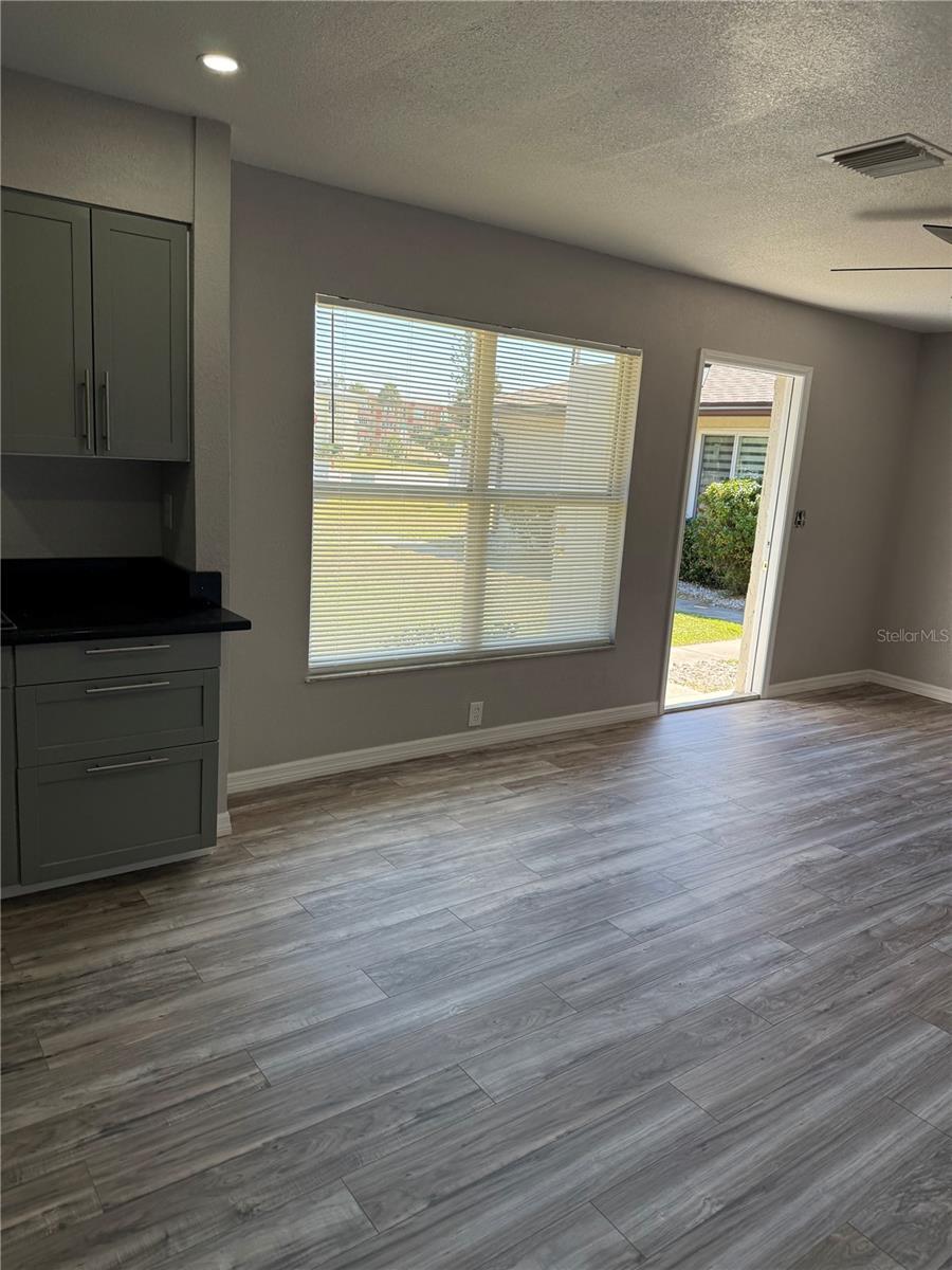 Image 7 of 17 For 21150 Gertrude Avenue 1