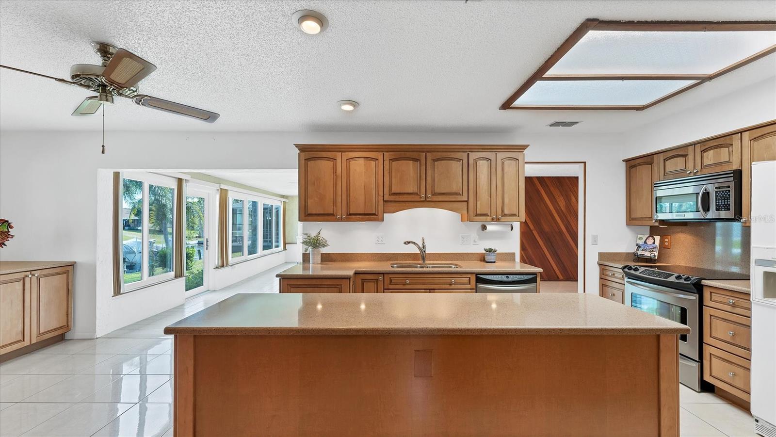 Image 14 of 59 For 4515 Mangrove Point Road