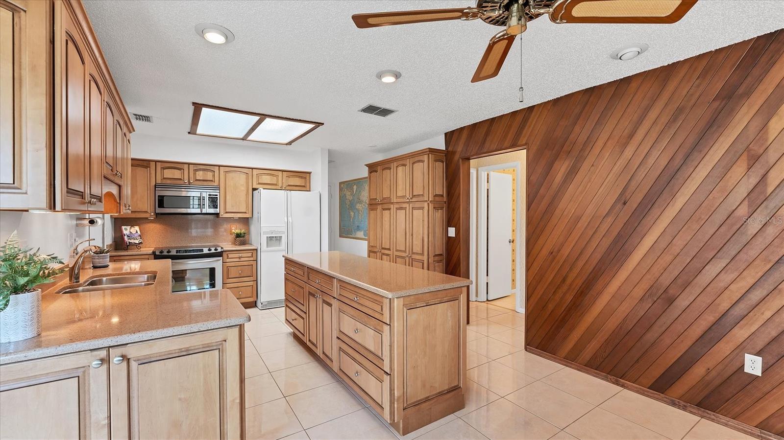 Image 15 of 59 For 4515 Mangrove Point Road