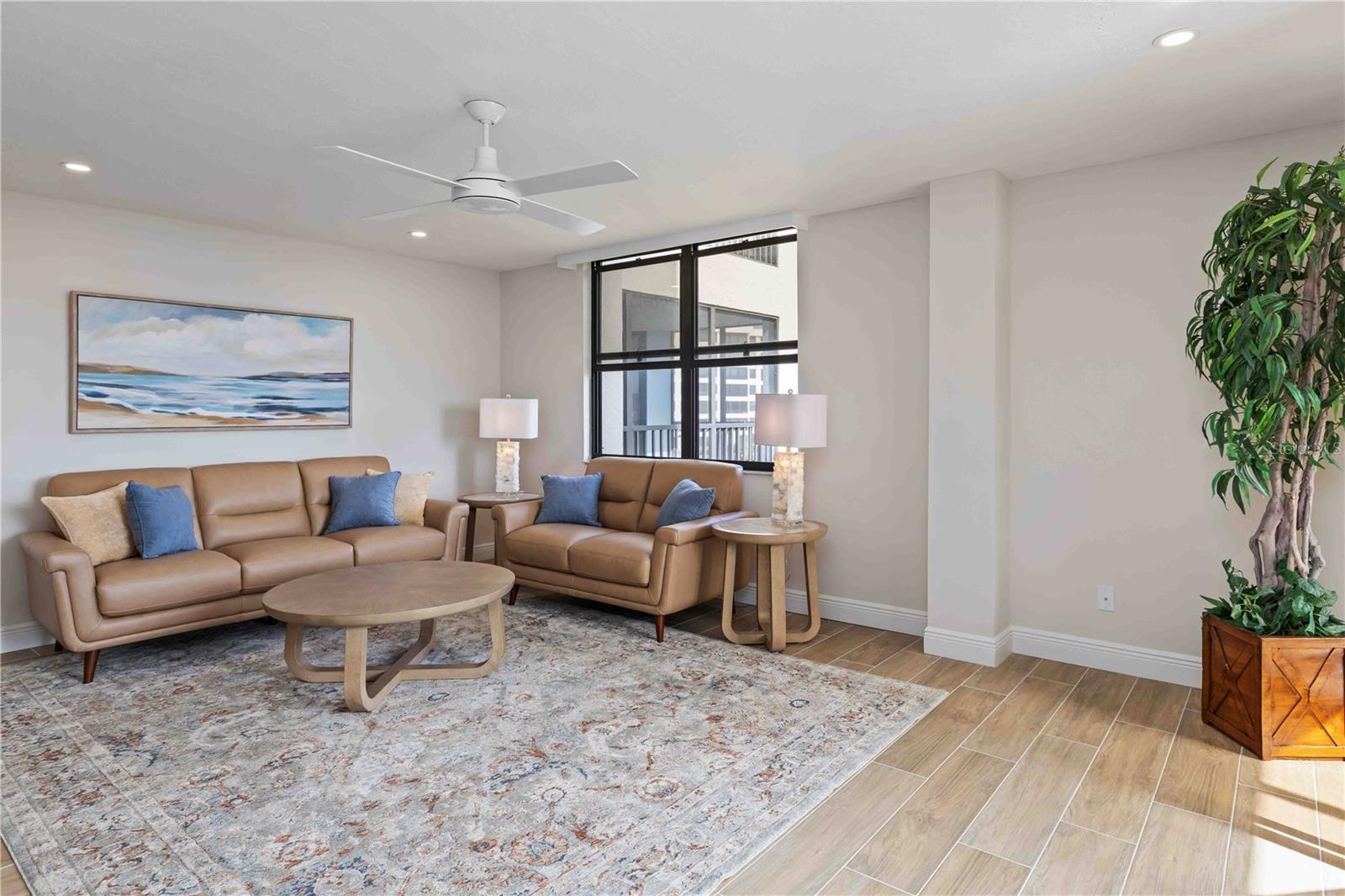 Image 12 of 66 For 5760 Midnight Pass Road 307d