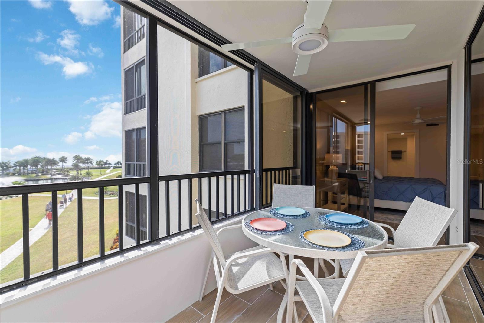 Image 16 of 66 For 5760 Midnight Pass Road 307d