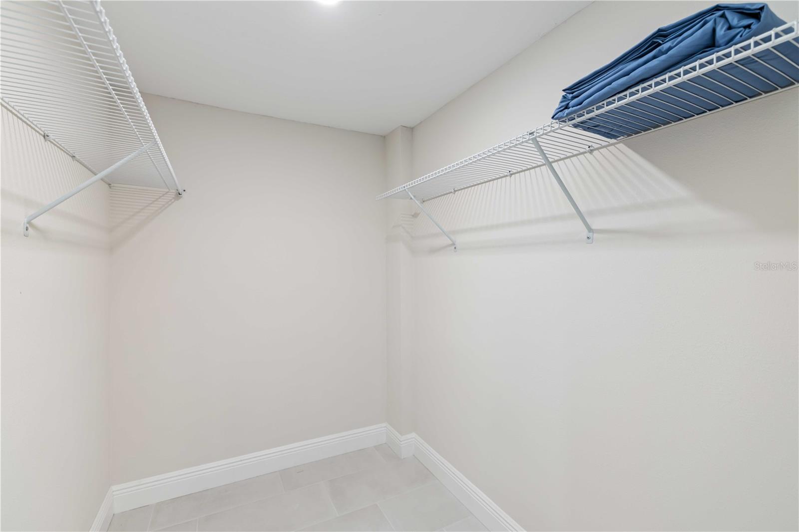 Image 25 of 66 For 5760 Midnight Pass Road 307d