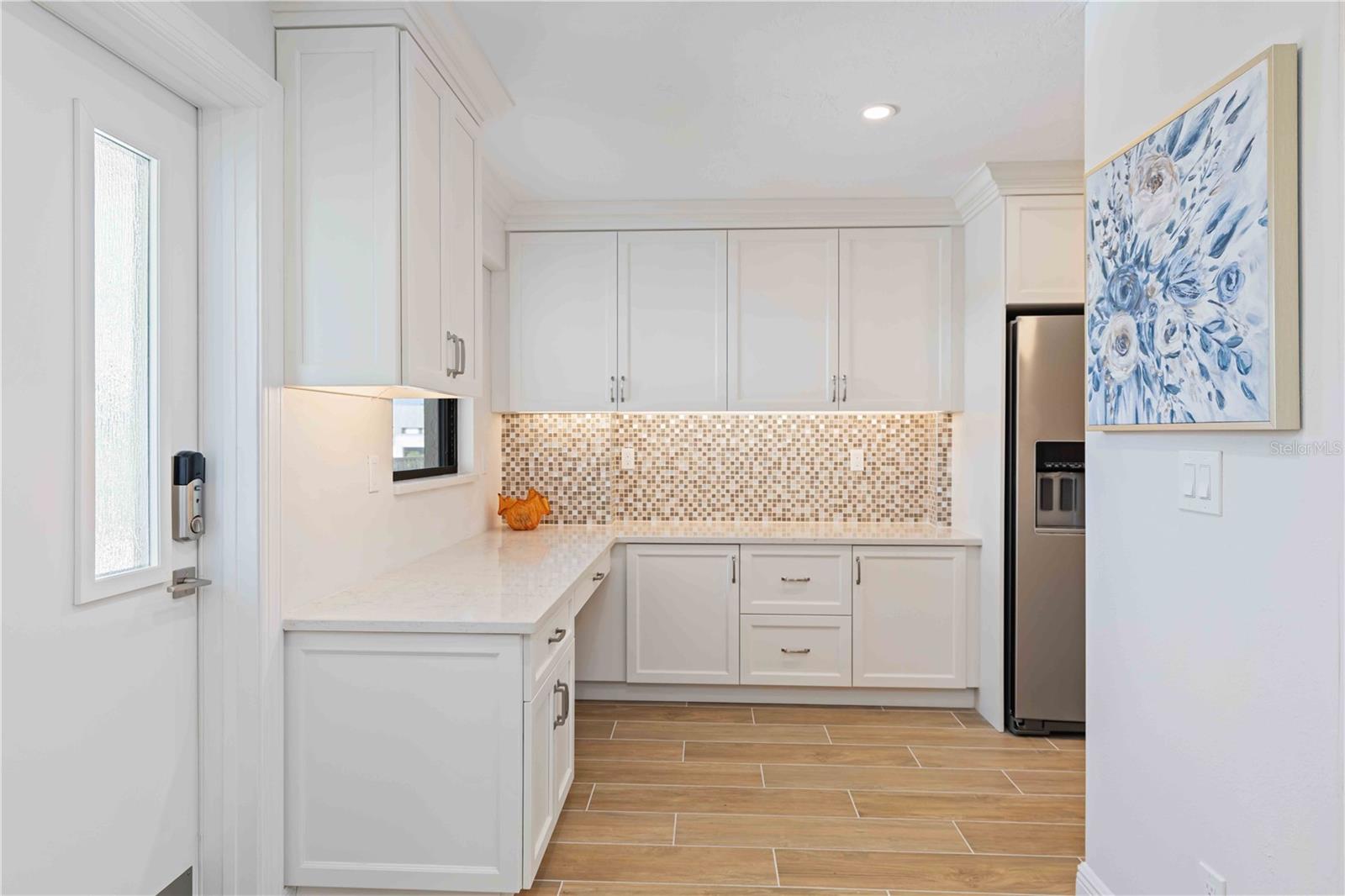 Image 3 of 66 For 5760 Midnight Pass Road 307d