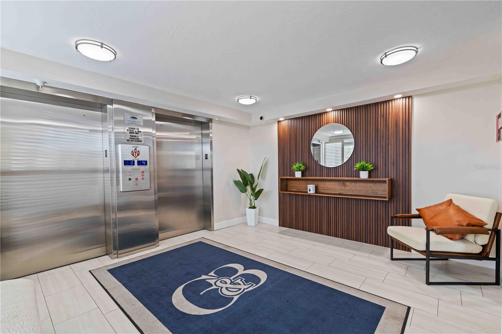 Image 30 of 66 For 5760 Midnight Pass Road 307d