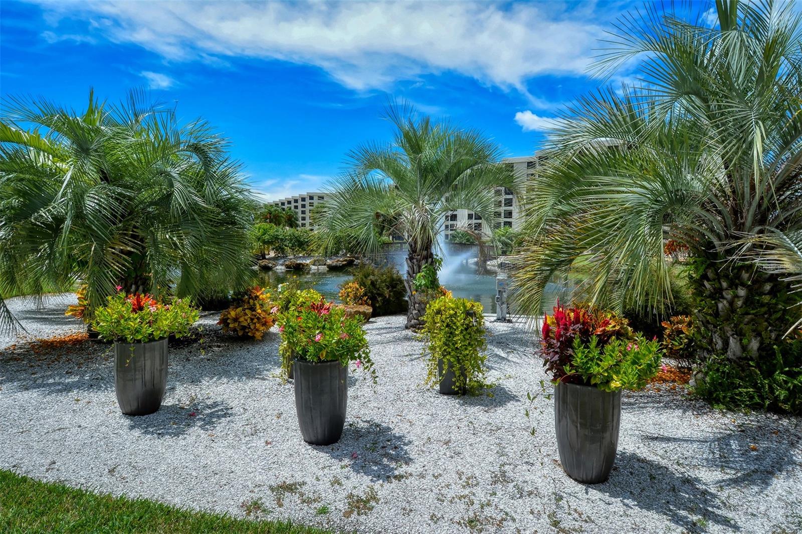 Image 53 of 66 For 5760 Midnight Pass Road 307d