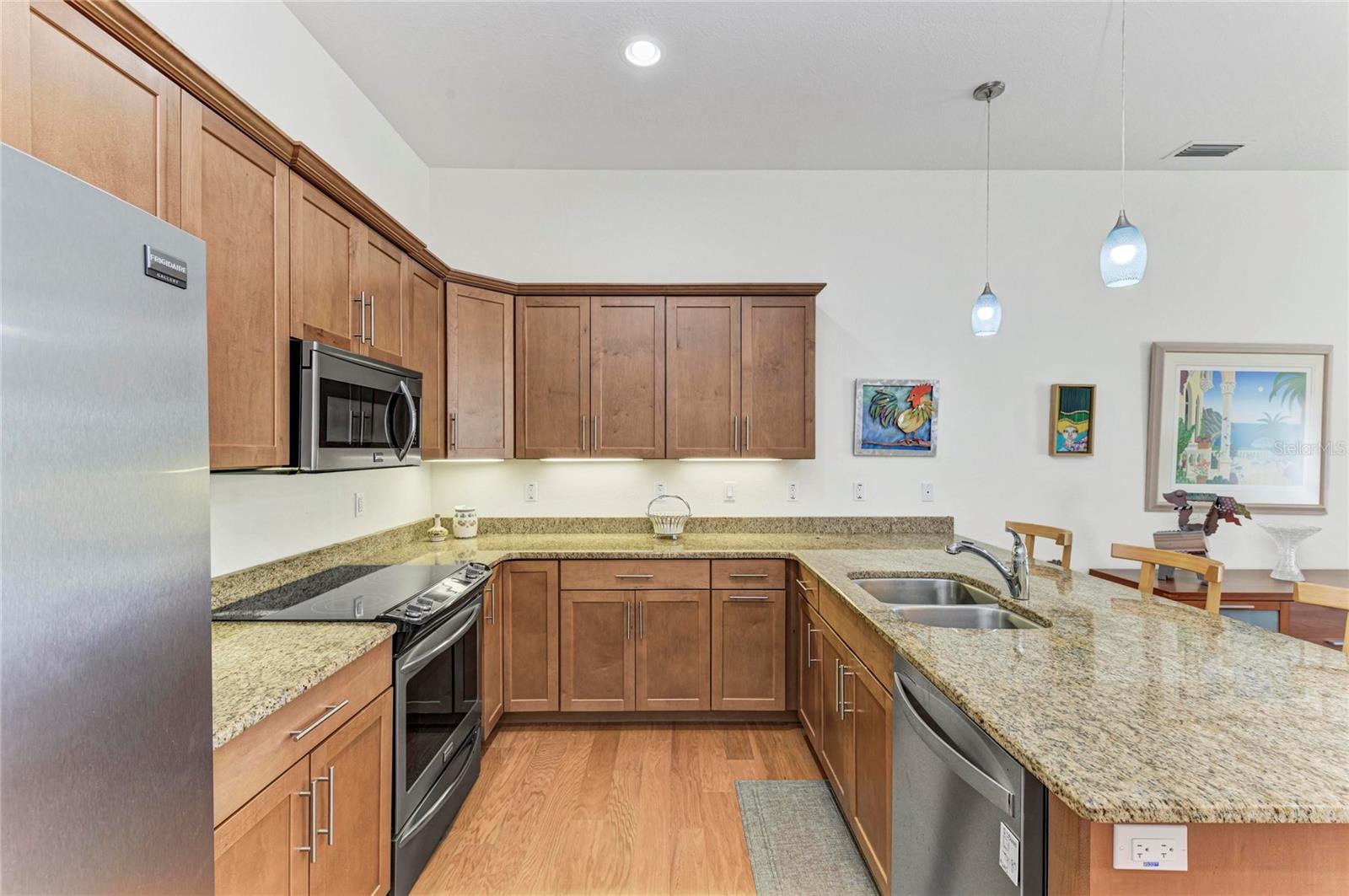 Image 10 of 34 For 435 Nokomis Avenue S 312