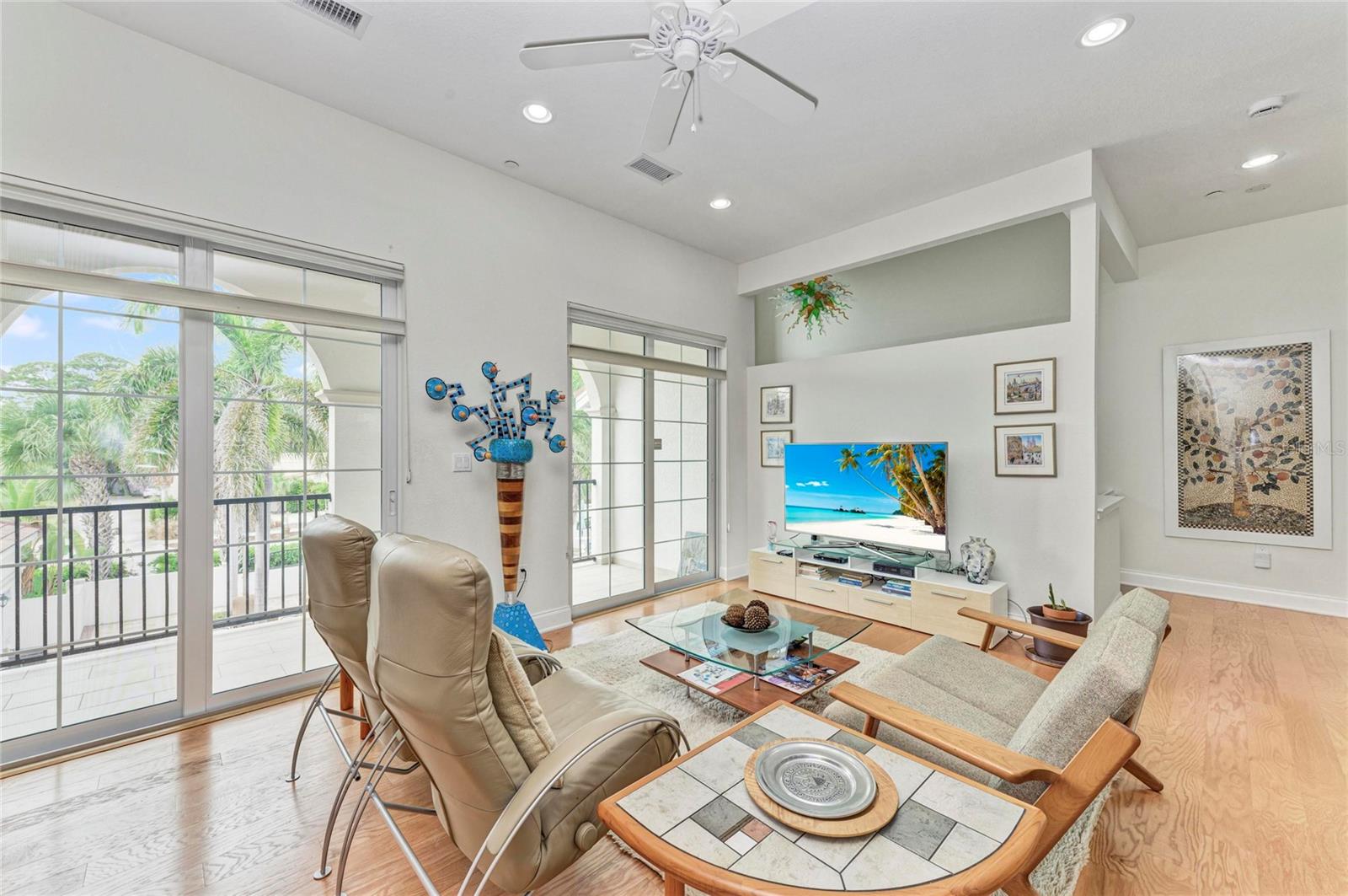 Image 3 of 34 For 435 Nokomis Avenue S 312