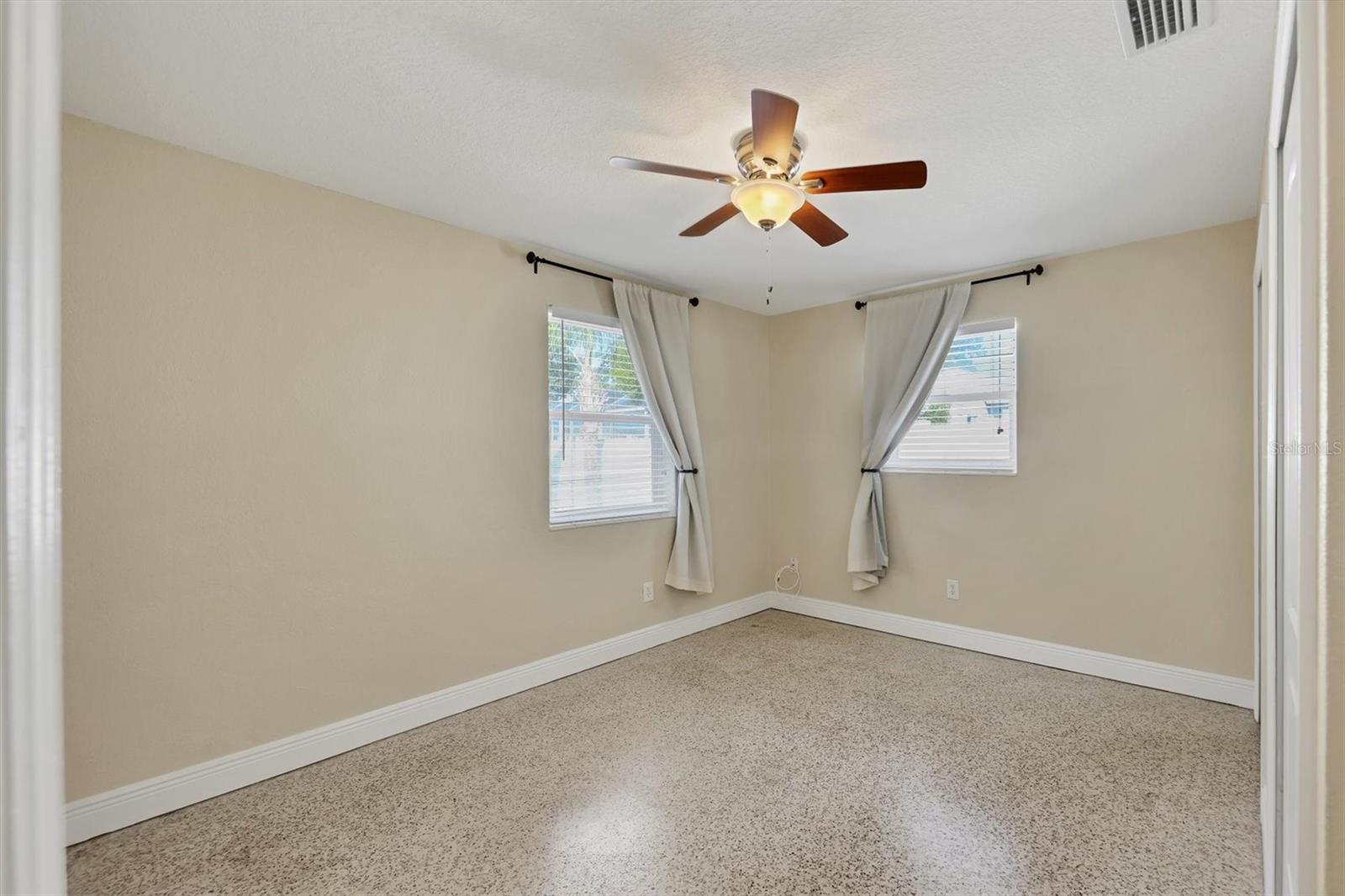 Image 20 of 40 For 2506 Teal Avenue