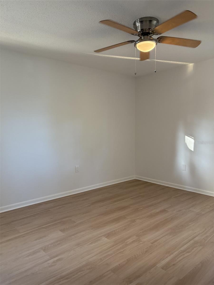 Image 33 of 40 For 60 Outlook Street