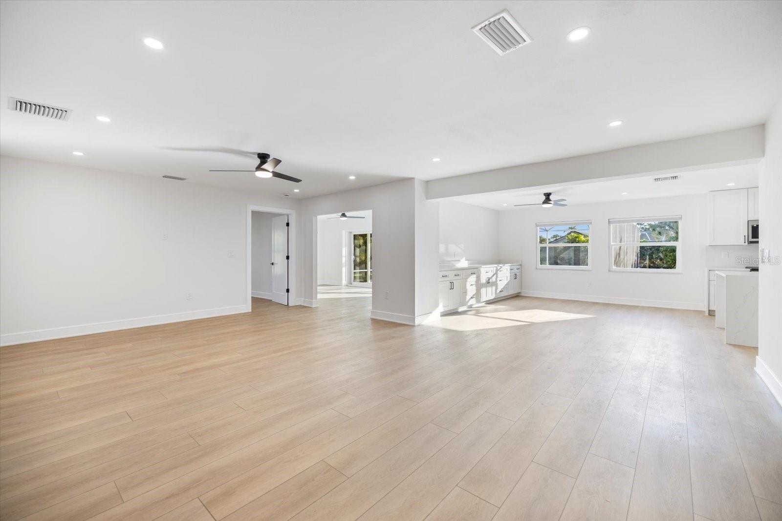 Image 12 of 51 For 470 Leger Drive