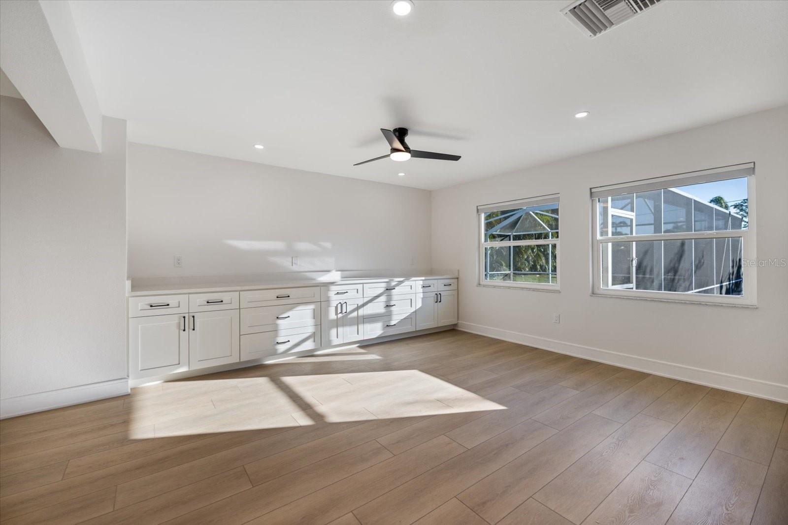 Image 13 of 51 For 470 Leger Drive