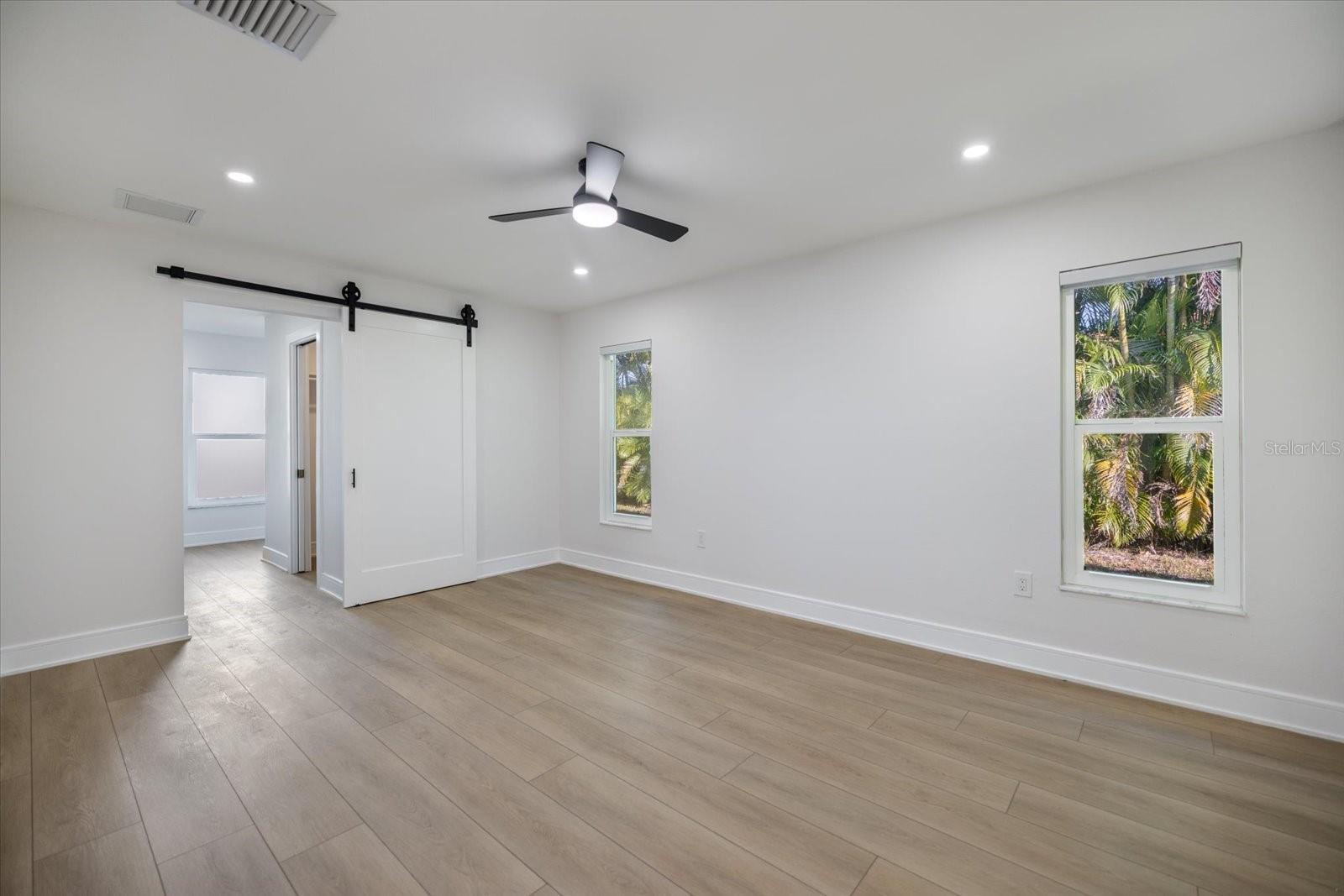 Image 16 of 51 For 470 Leger Drive