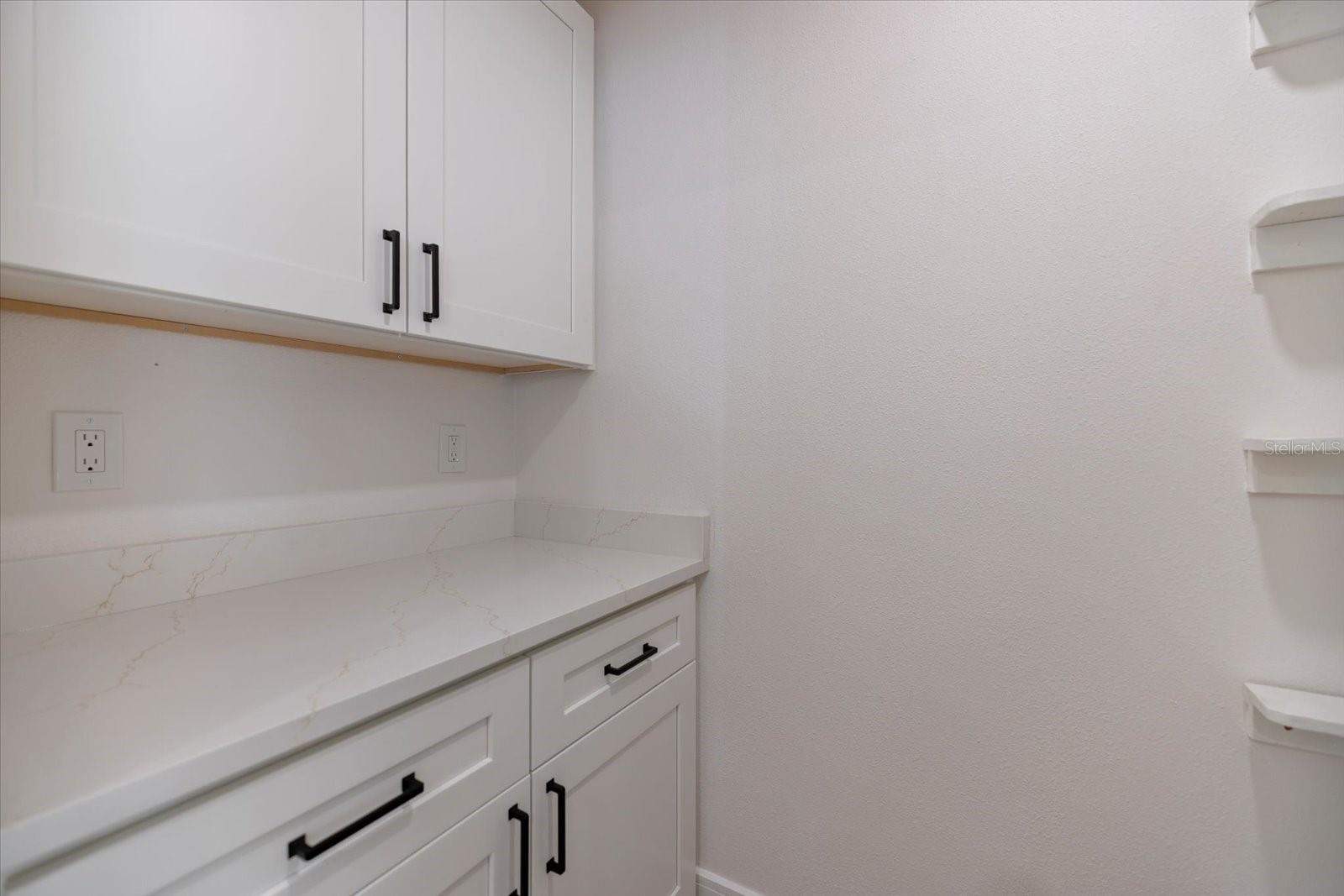 Image 22 of 51 For 470 Leger Drive