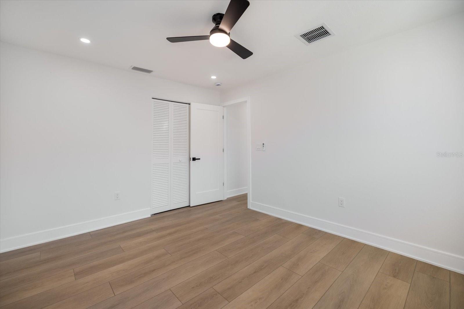 Image 28 of 51 For 470 Leger Drive