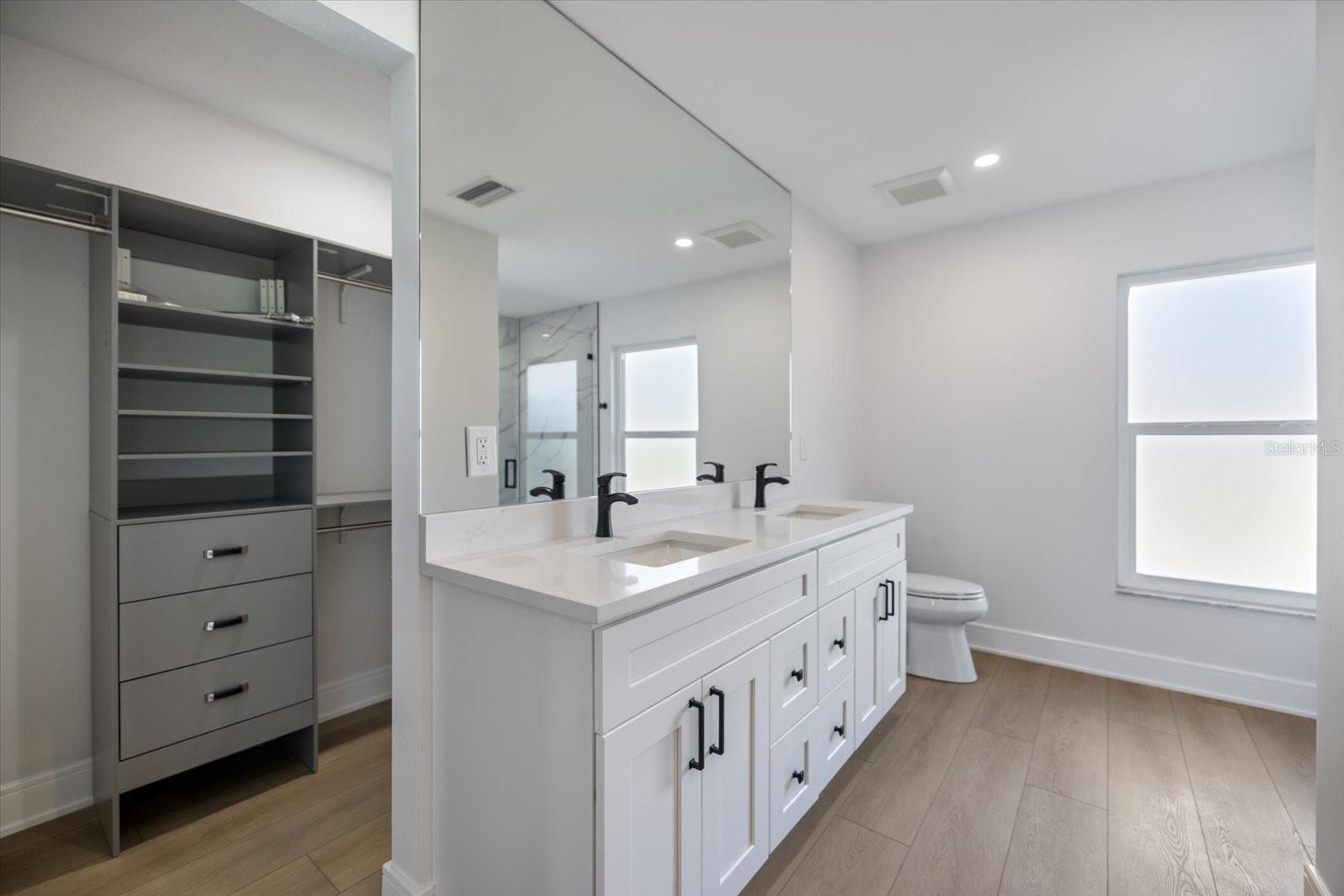 Image 30 of 51 For 470 Leger Drive