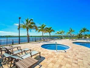 Image 42 of 44 For 714 16th Avenue E