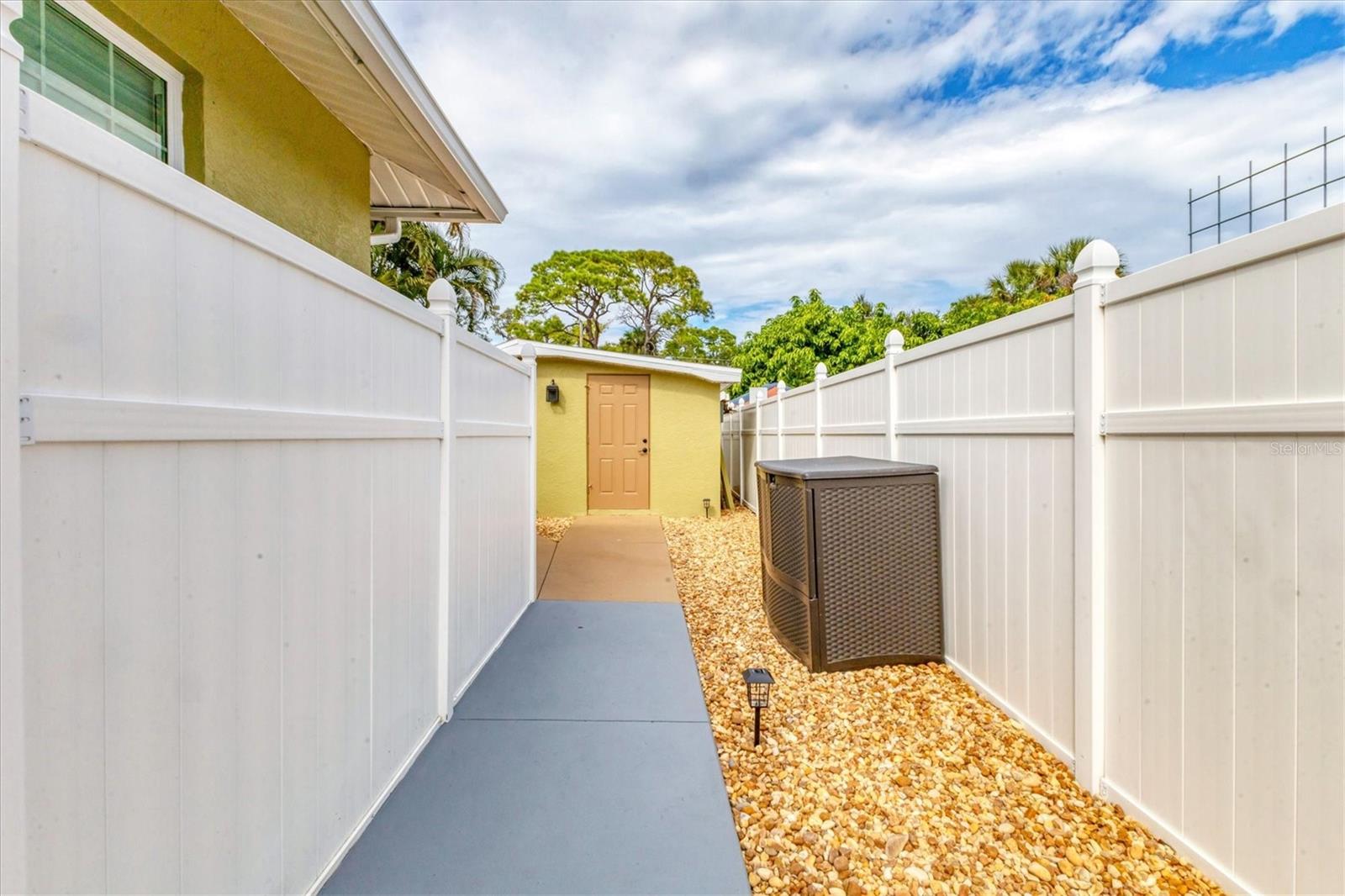 Image 31 of 66 For 1275 42nd Street