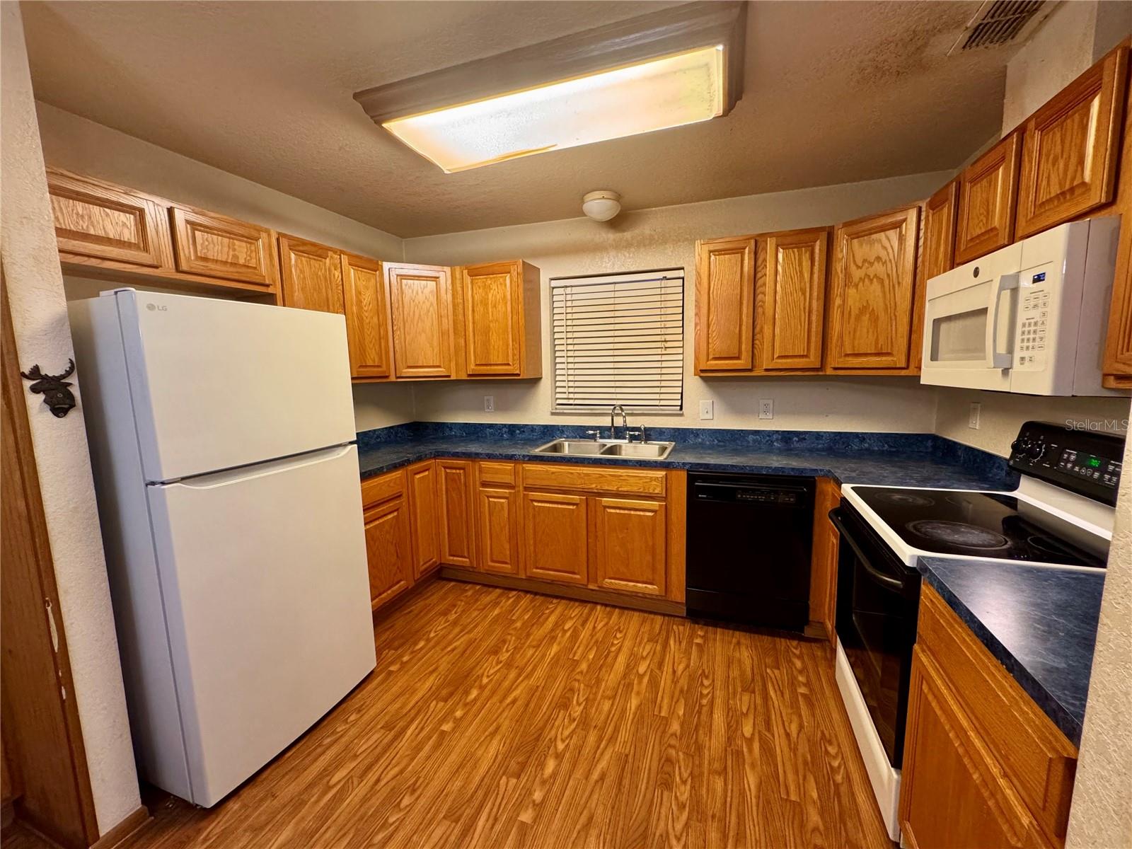 Image 19 of 26 For 250 Mills Avenue