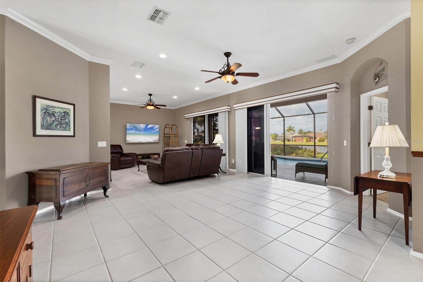 Image 12 of 36 For 4983 Oldham Street