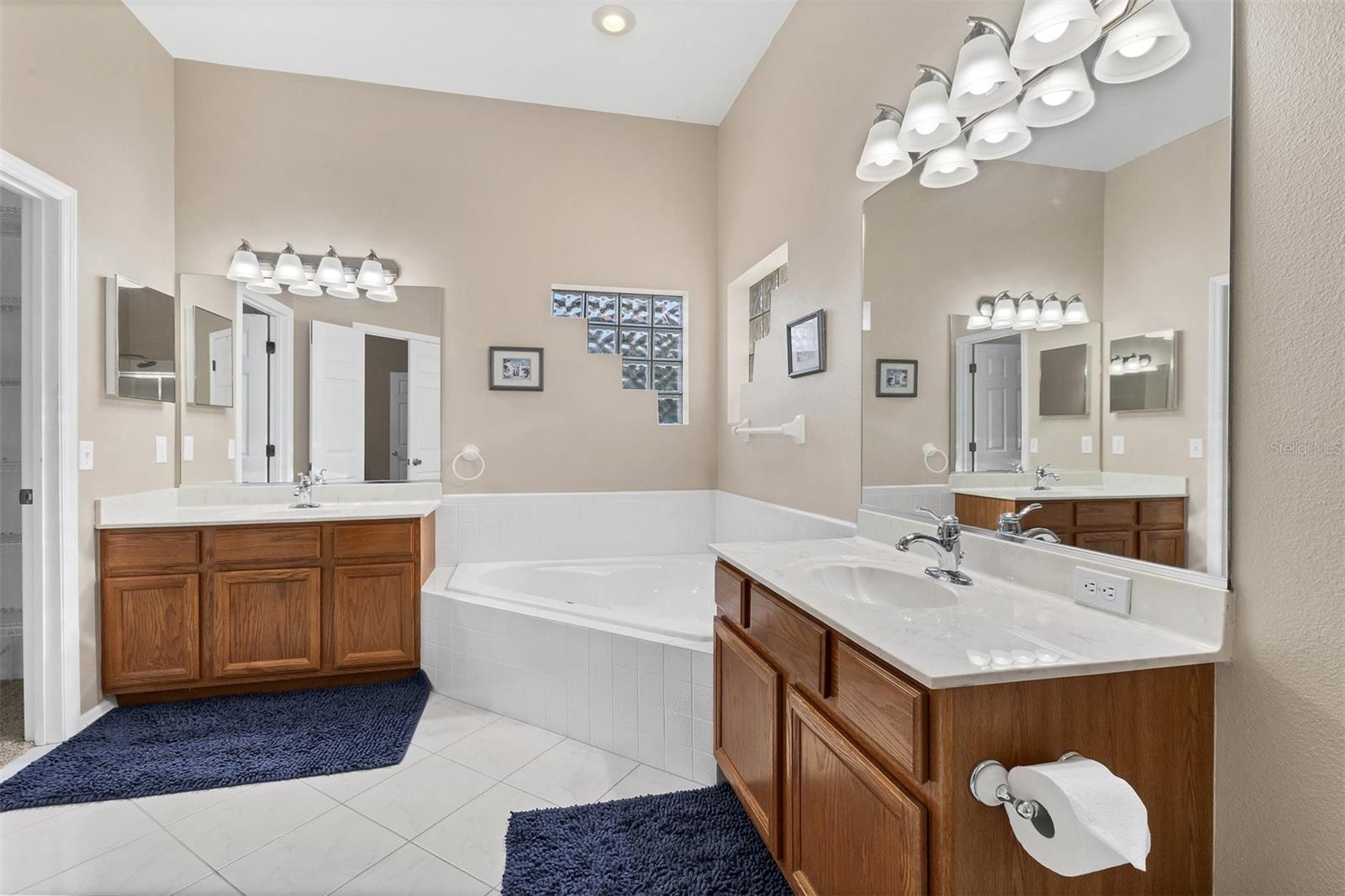 Image 22 of 36 For 4983 Oldham Street