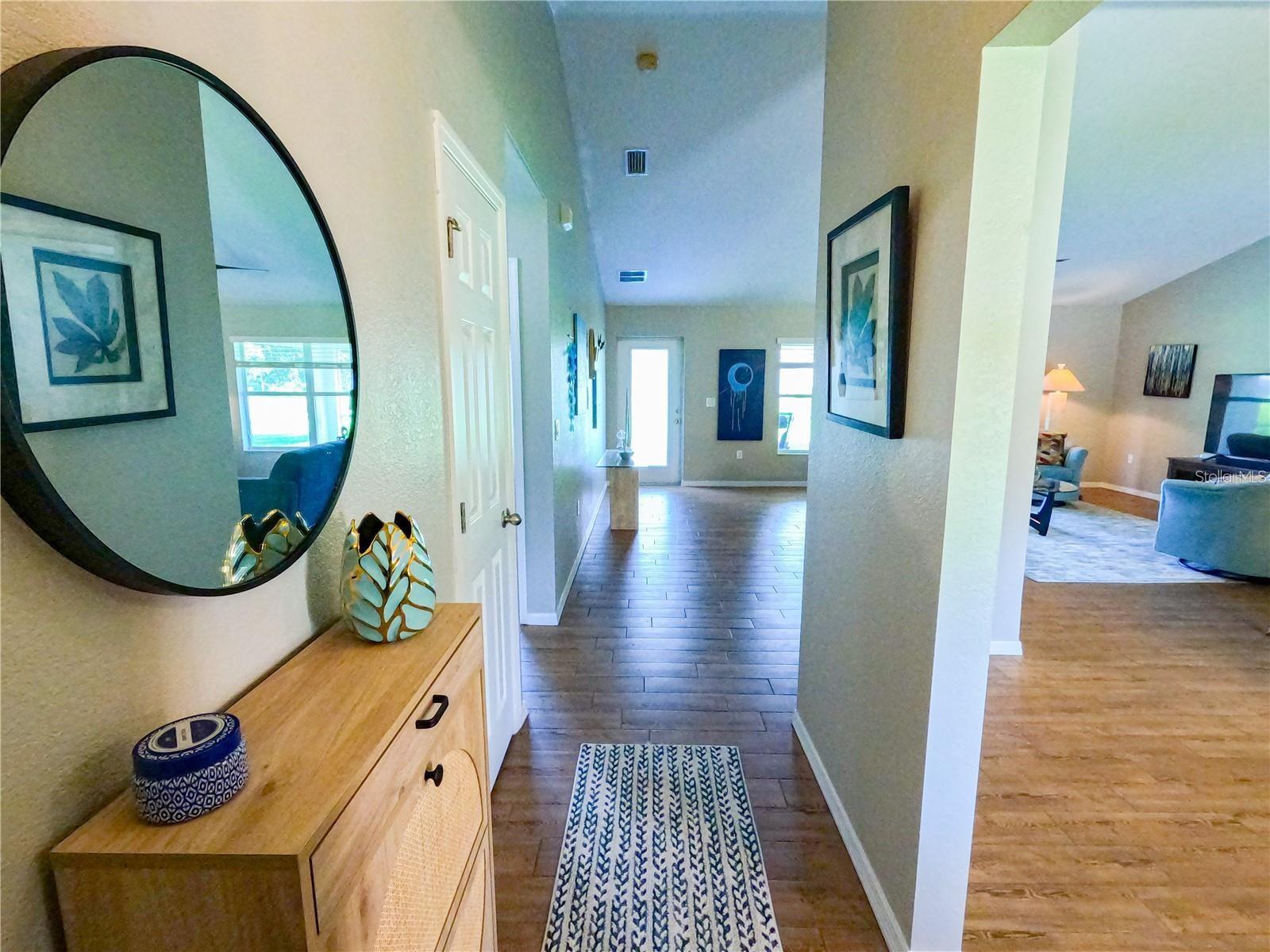 Image 2 of 13 For 421 Londrina Drive