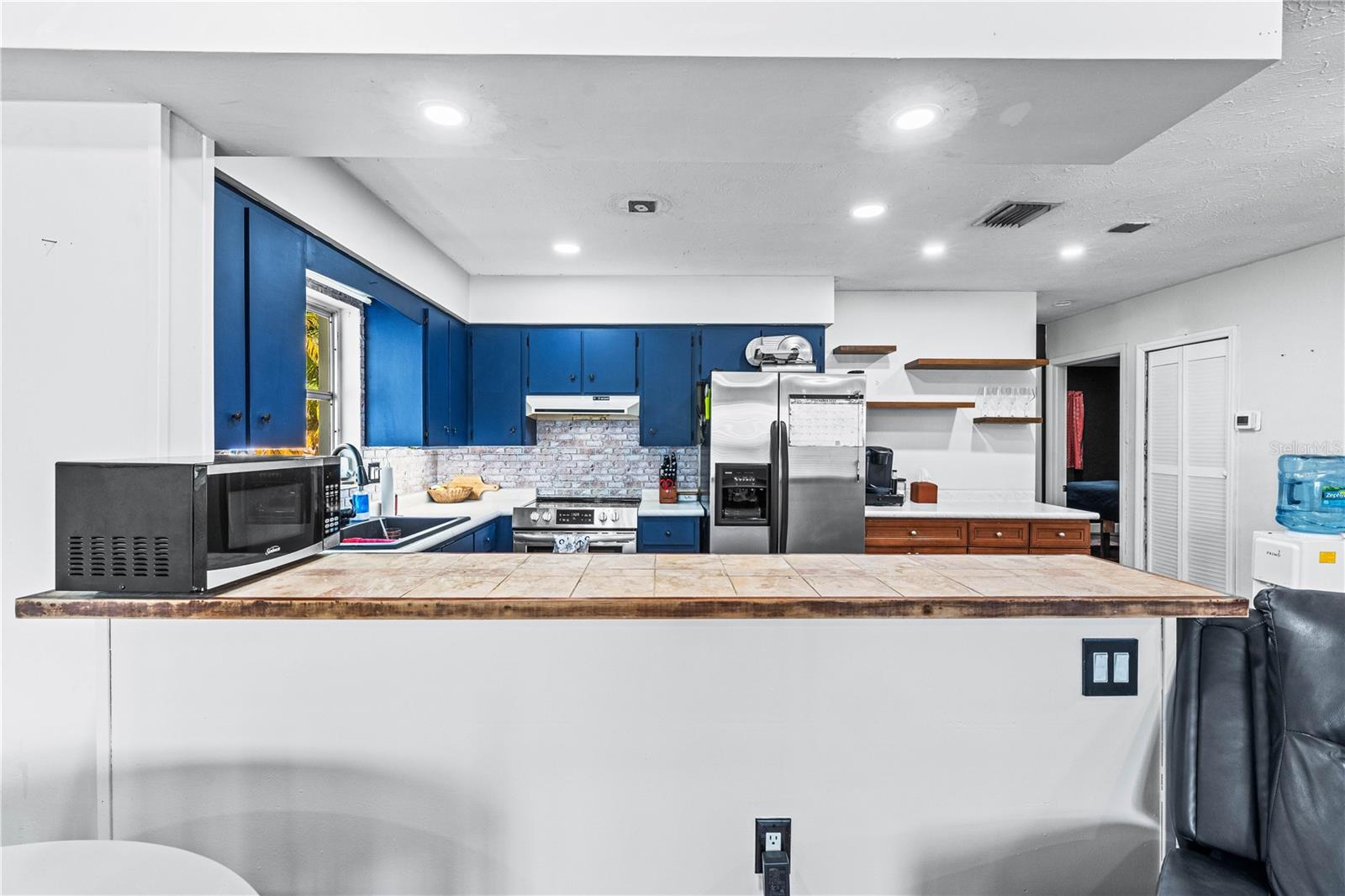 Image 15 of 59 For 2611 Huntington Avenue