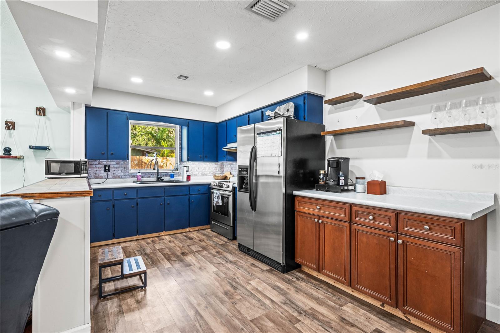 Image 16 of 59 For 2611 Huntington Avenue