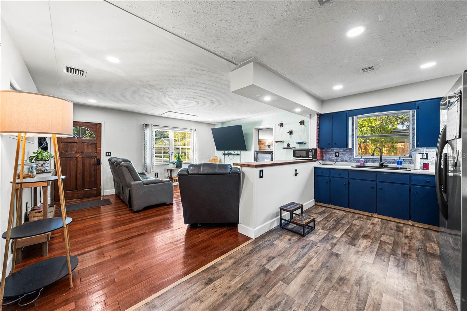 Image 19 of 59 For 2611 Huntington Avenue