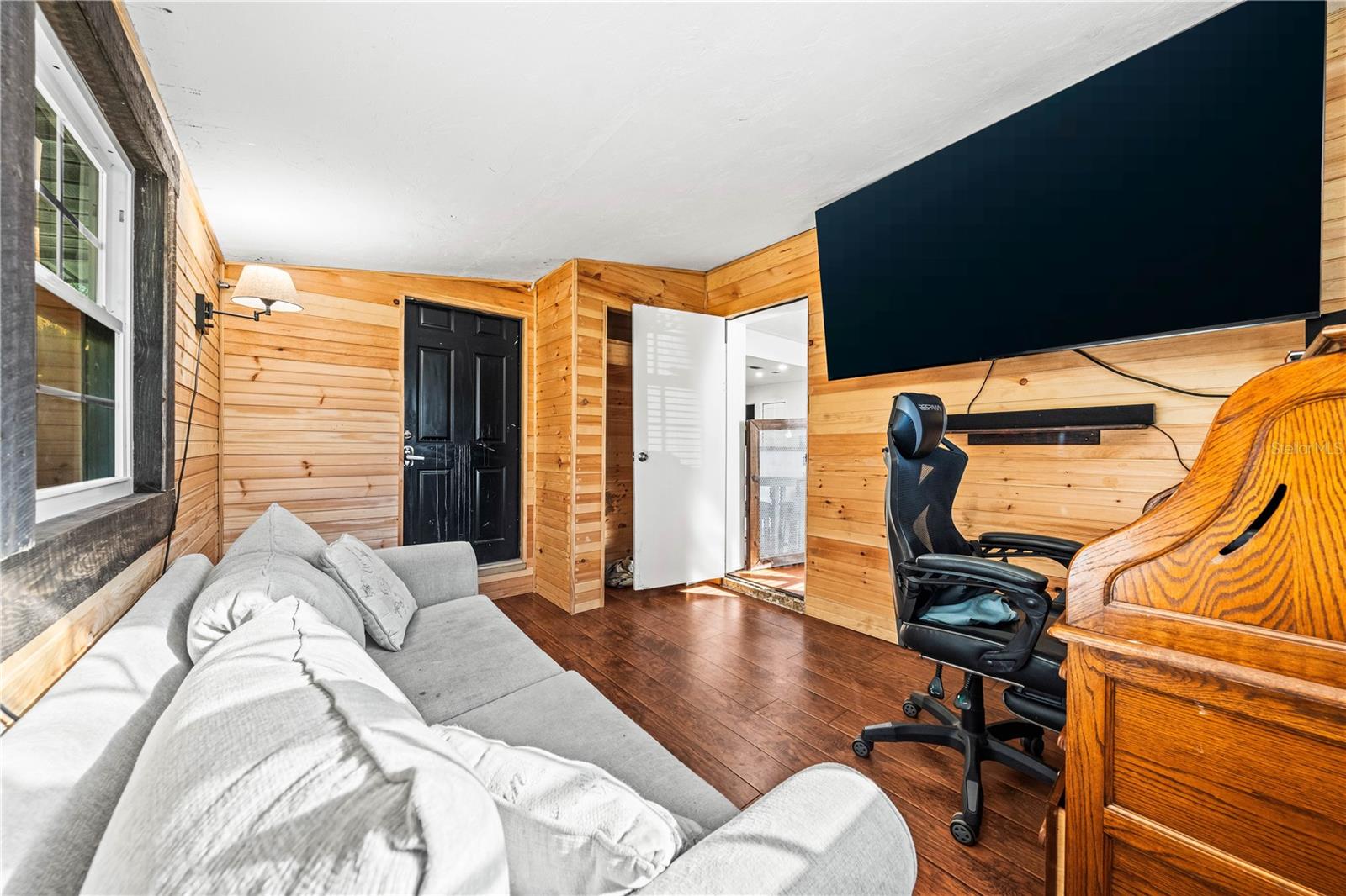 Image 22 of 59 For 2611 Huntington Avenue