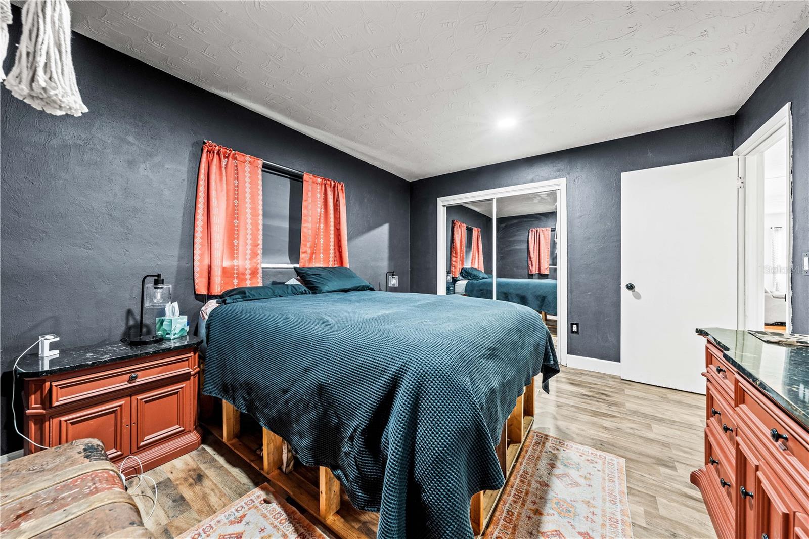 Image 25 of 59 For 2611 Huntington Avenue