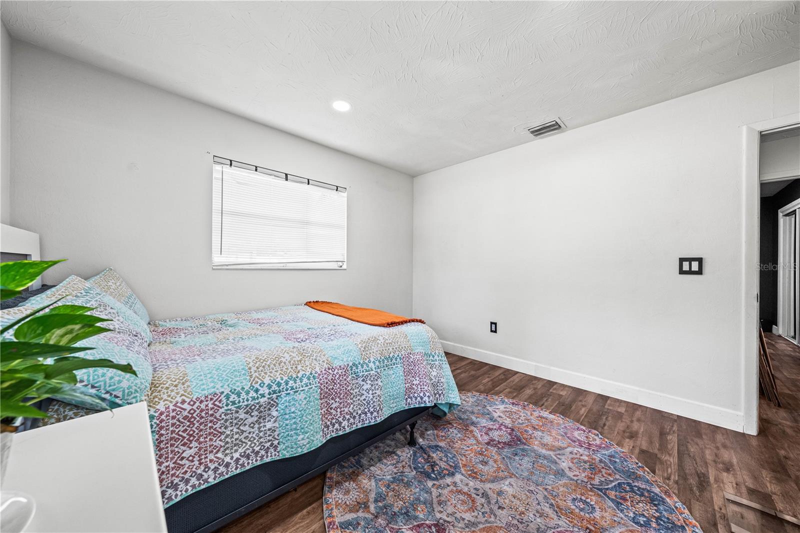 Image 29 of 59 For 2611 Huntington Avenue