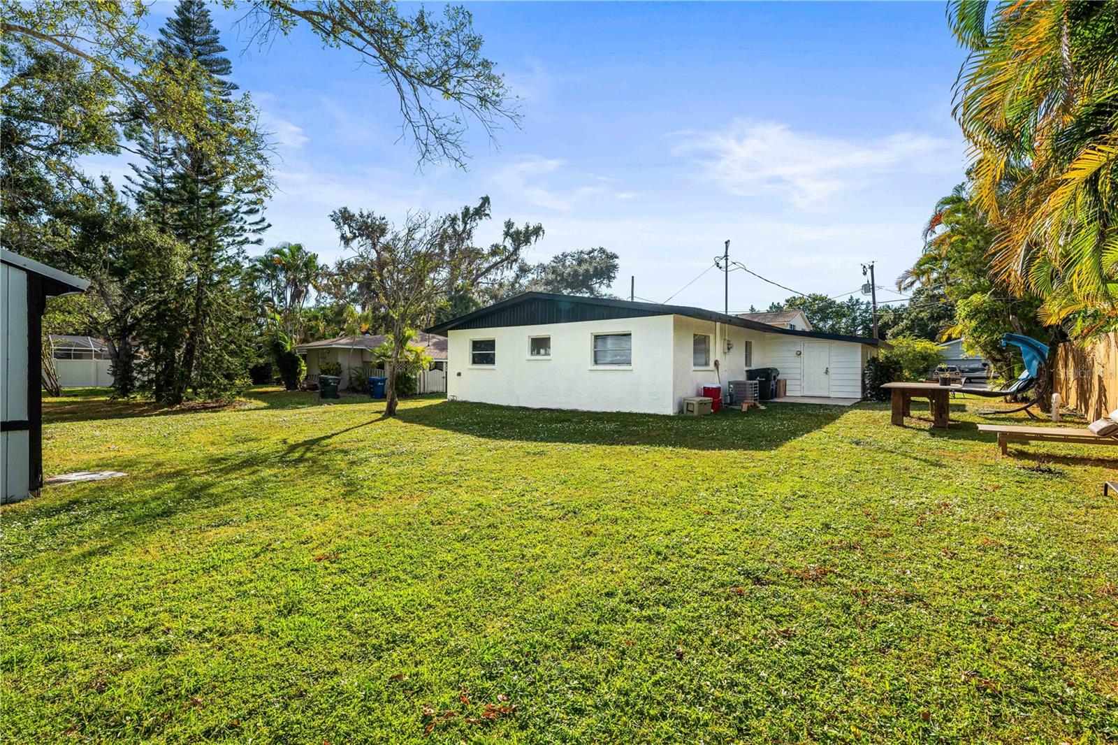 Image 35 of 59 For 2611 Huntington Avenue