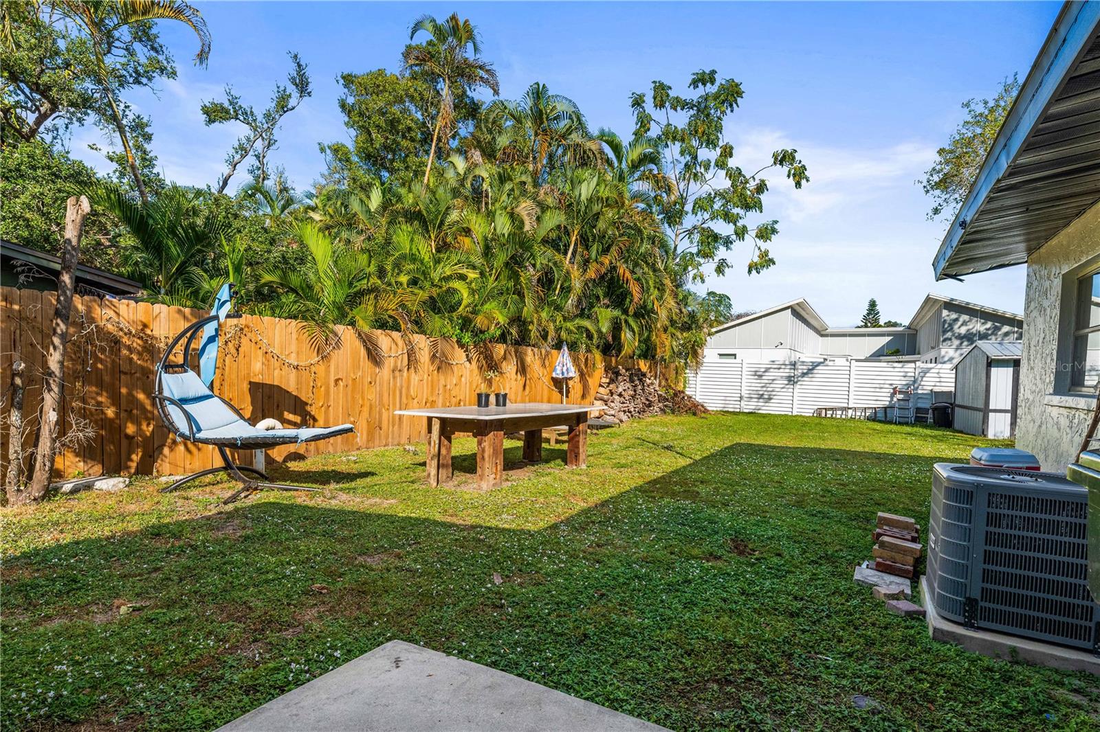 Image 37 of 59 For 2611 Huntington Avenue