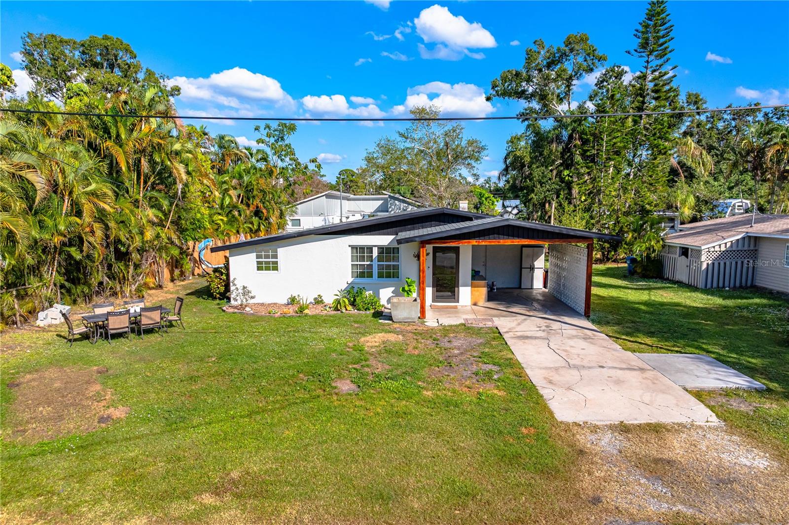 Image 42 of 59 For 2611 Huntington Avenue