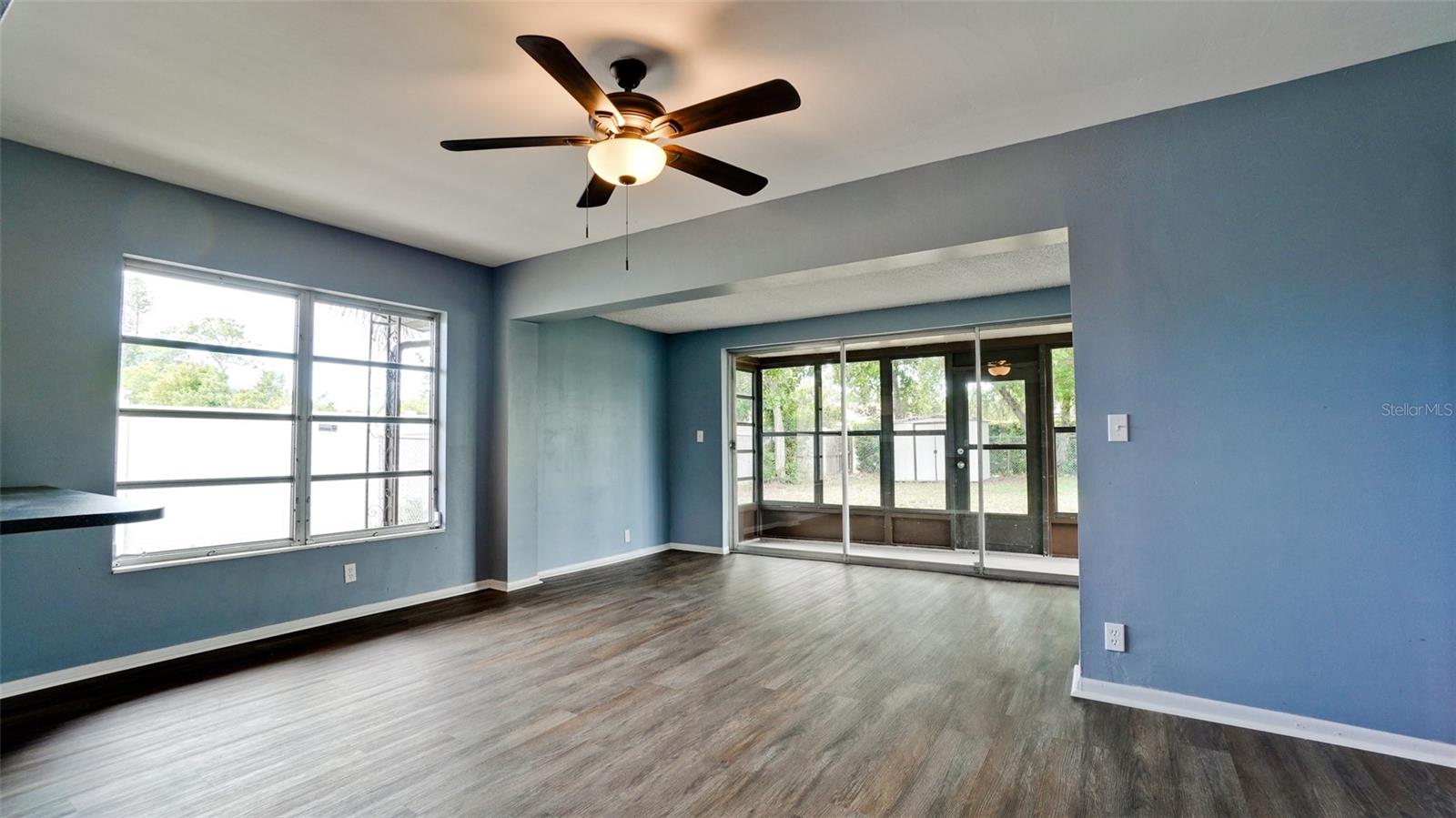 Image 11 of 57 For 3704 17th Avenue W