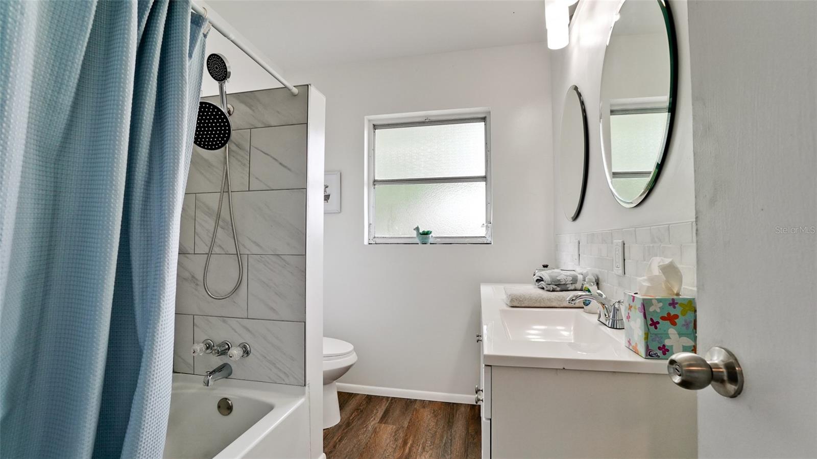 Image 18 of 57 For 3704 17th Avenue W