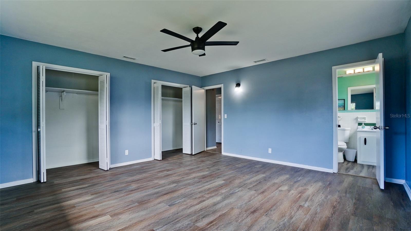 Image 21 of 57 For 3704 17th Avenue W