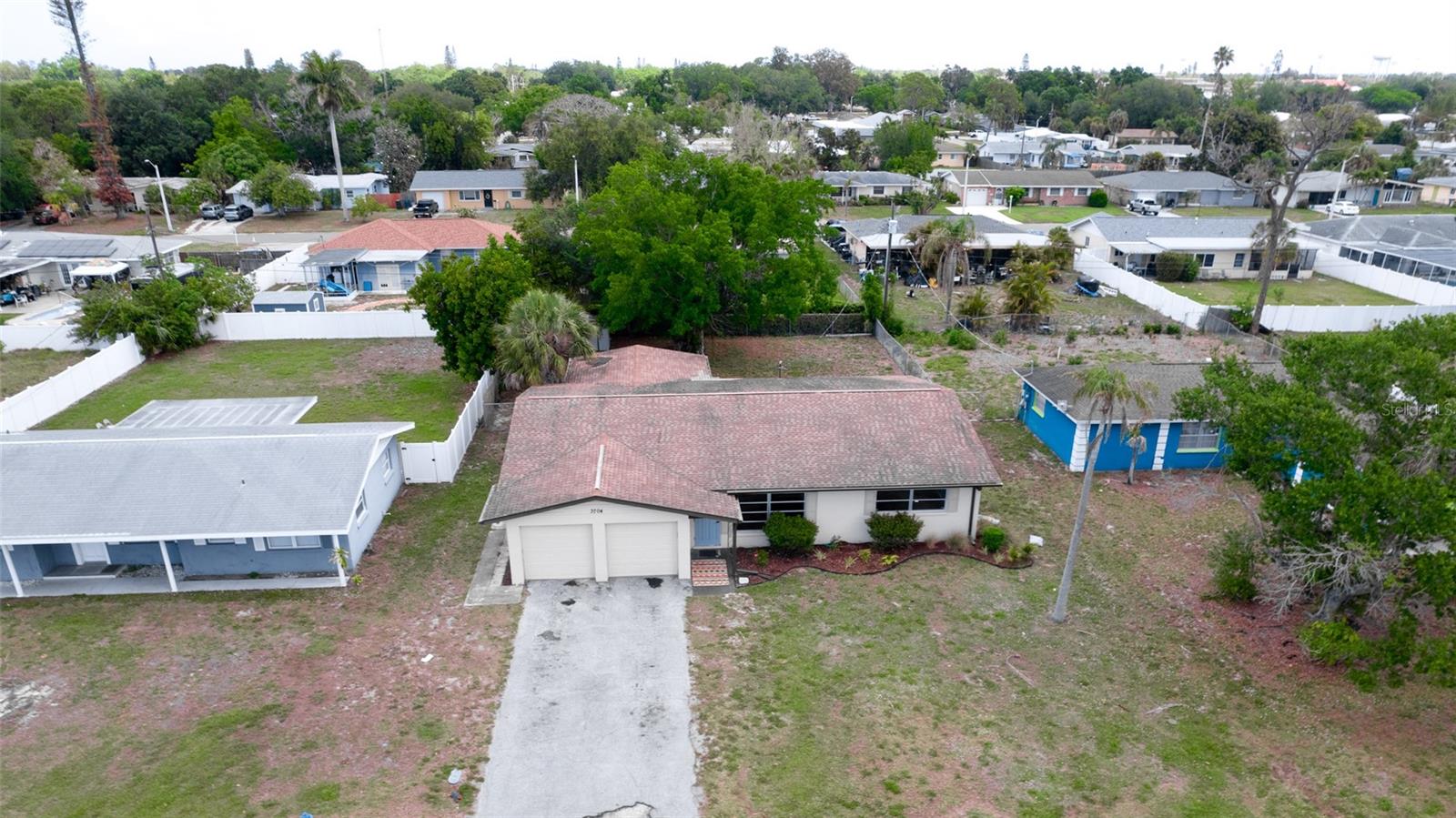 Image 33 of 57 For 3704 17th Avenue W