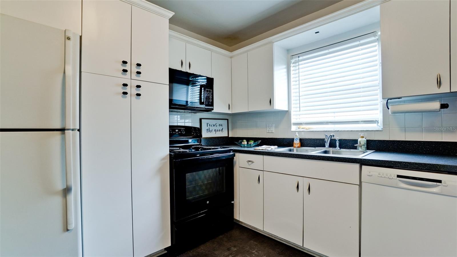 Image 8 of 57 For 3704 17th Avenue W