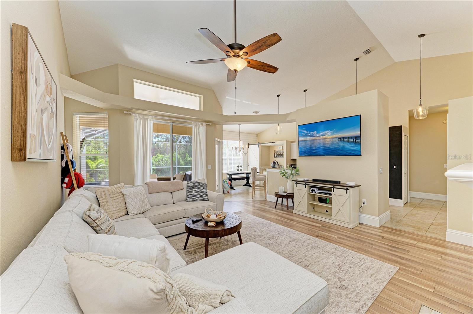 Image 18 of 74 For 11720 Clubhouse Drive