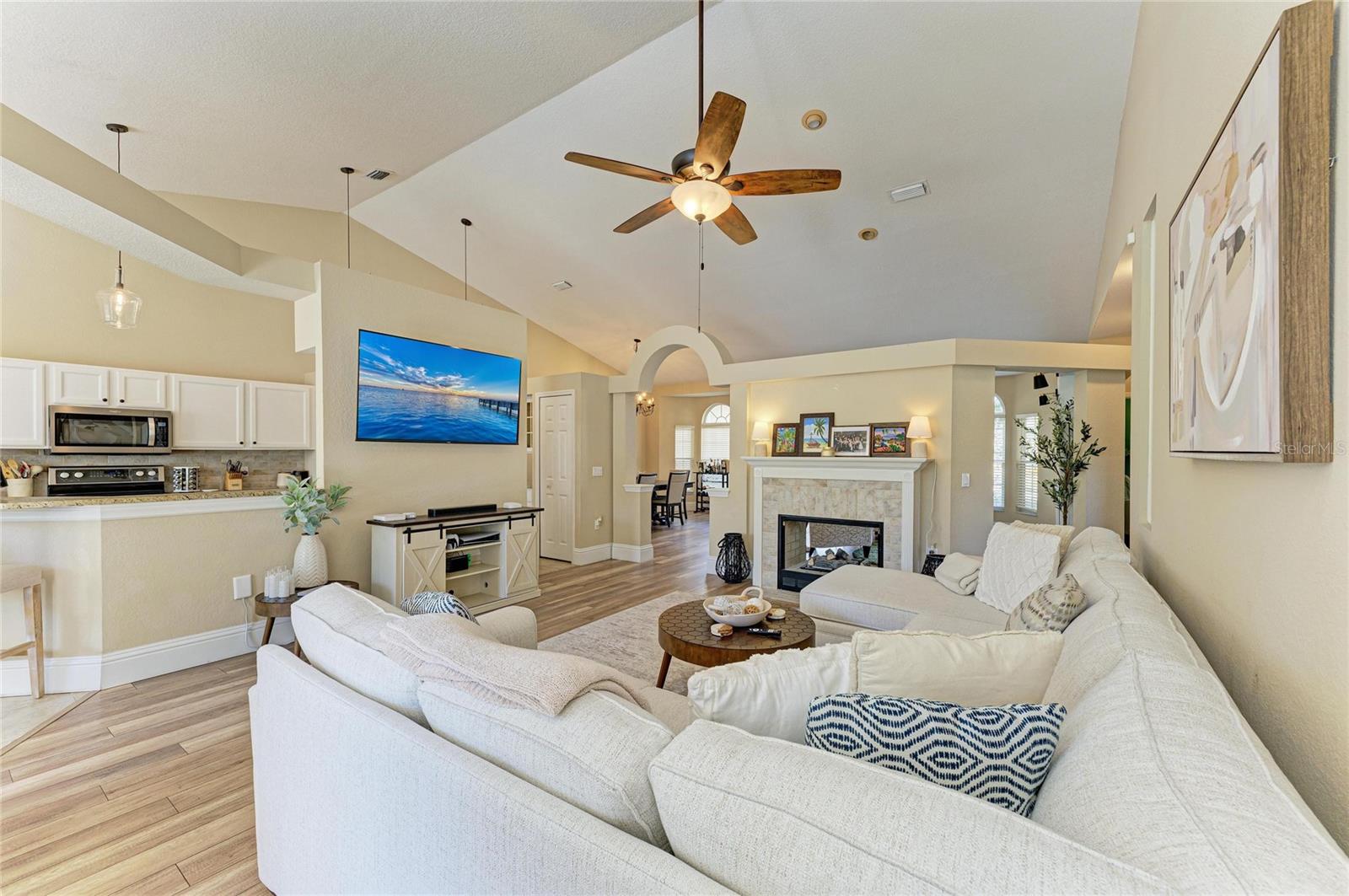 Image 19 of 74 For 11720 Clubhouse Drive