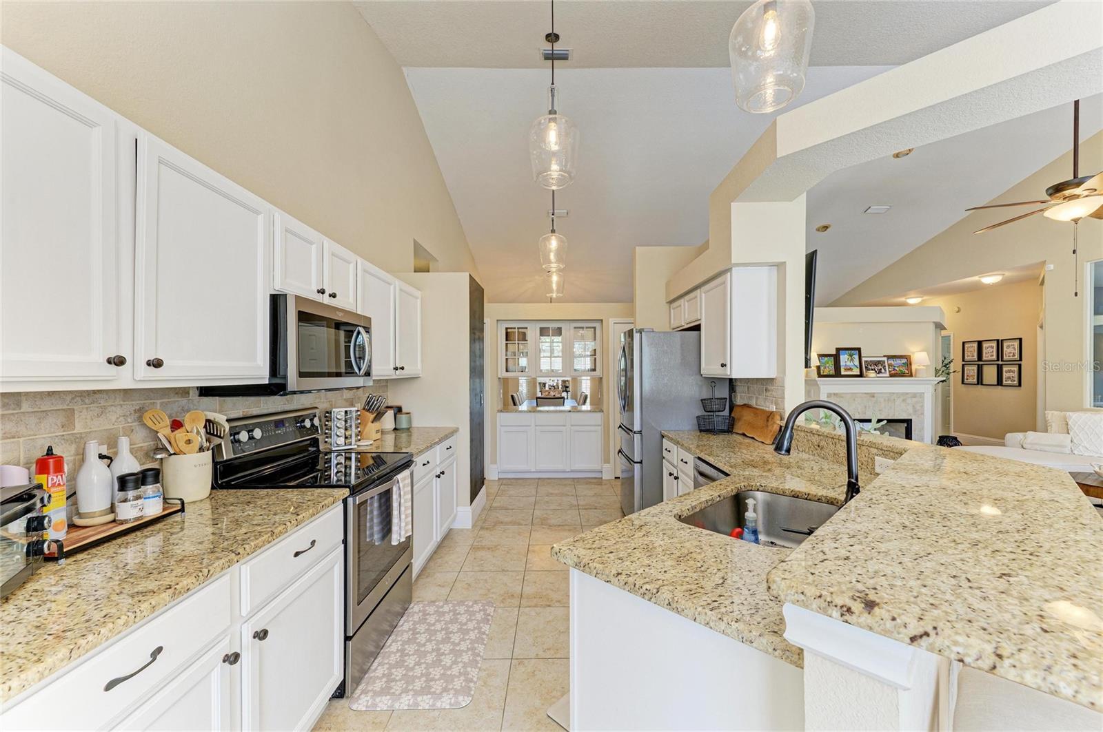 Image 24 of 74 For 11720 Clubhouse Drive