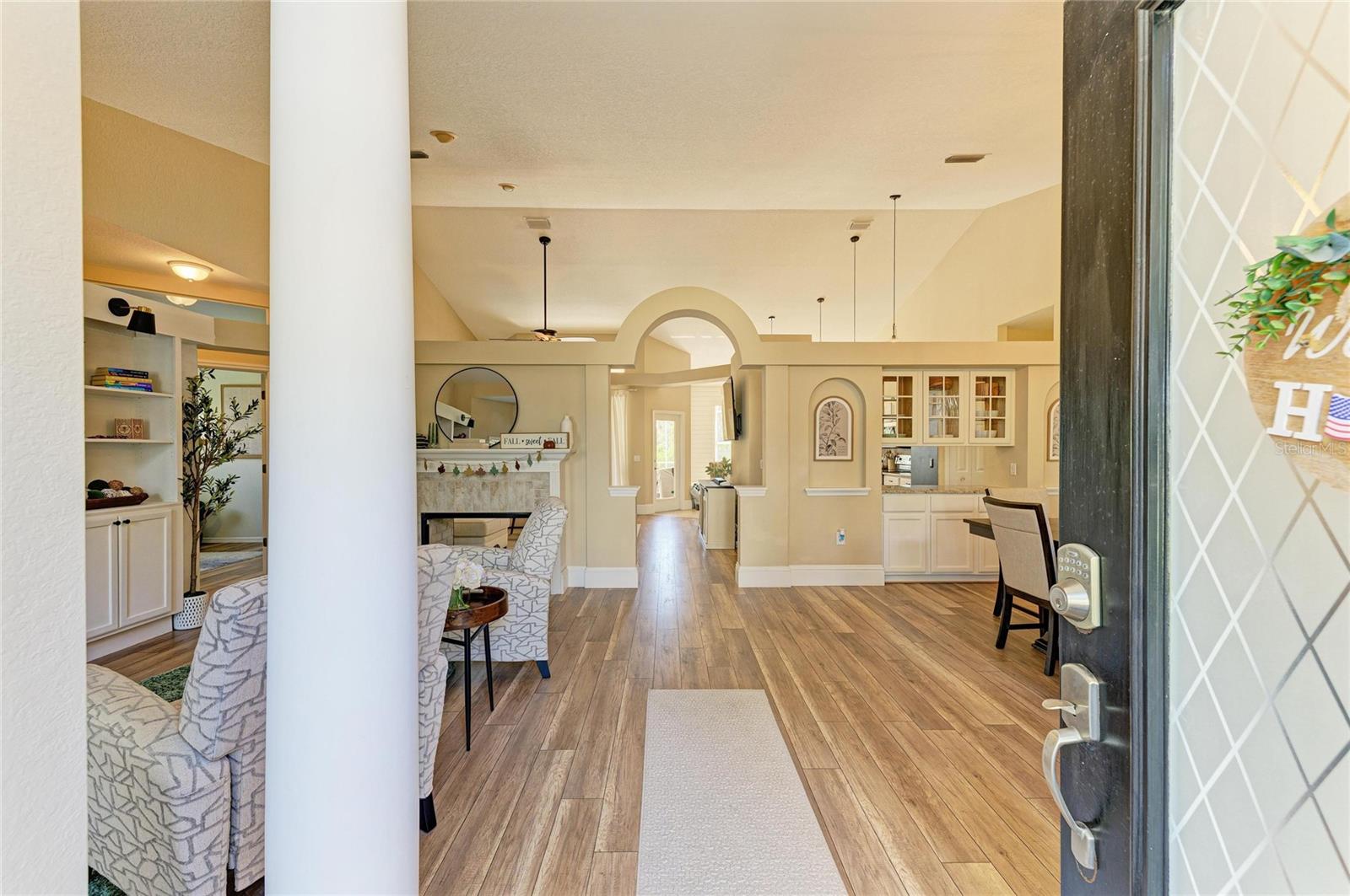 Image 7 of 74 For 11720 Clubhouse Drive