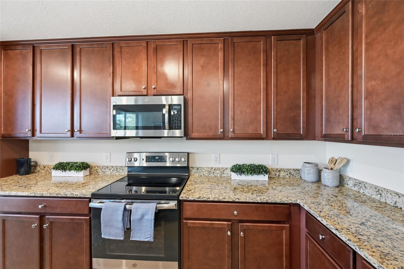 Image 13 of 62 For 17108 Vardon Terrace 103