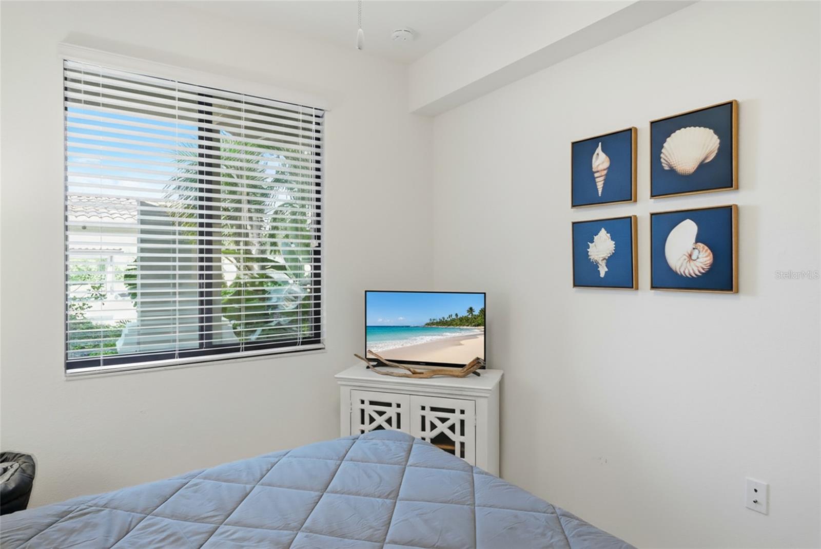 Image 26 of 62 For 17108 Vardon Terrace 103