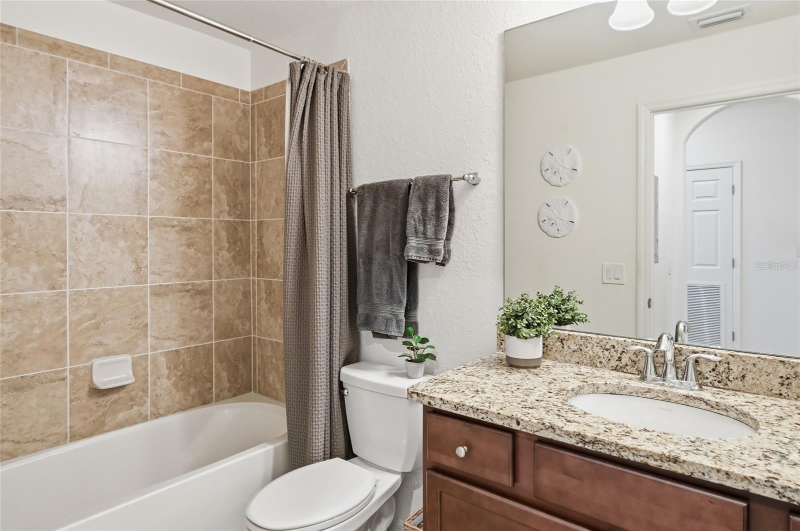 Image 27 of 62 For 17108 Vardon Terrace 103