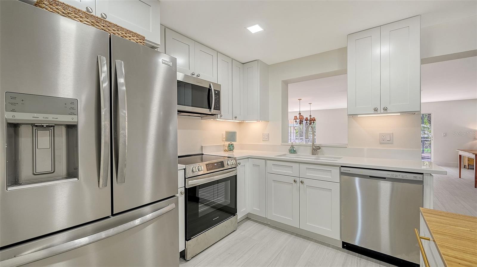 Image 11 of 61 For 618 Buttonwood Drive